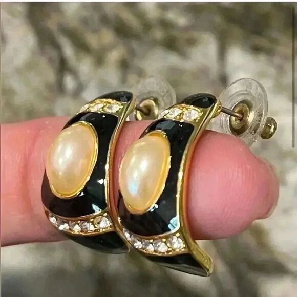 Joan Rivers Signed Gold-Tone Black Enamel Tear Drop Earring Rhinestone Pearl QVC - Picture 4 of 4